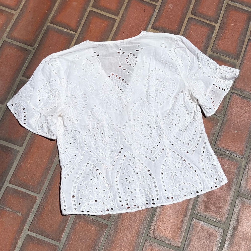WHITE TOP - Picture 3 of 4